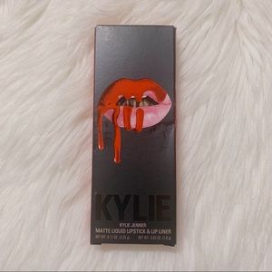 BRAND NEW Kylie Cosmetics Matte Lip Kit in “Boss”